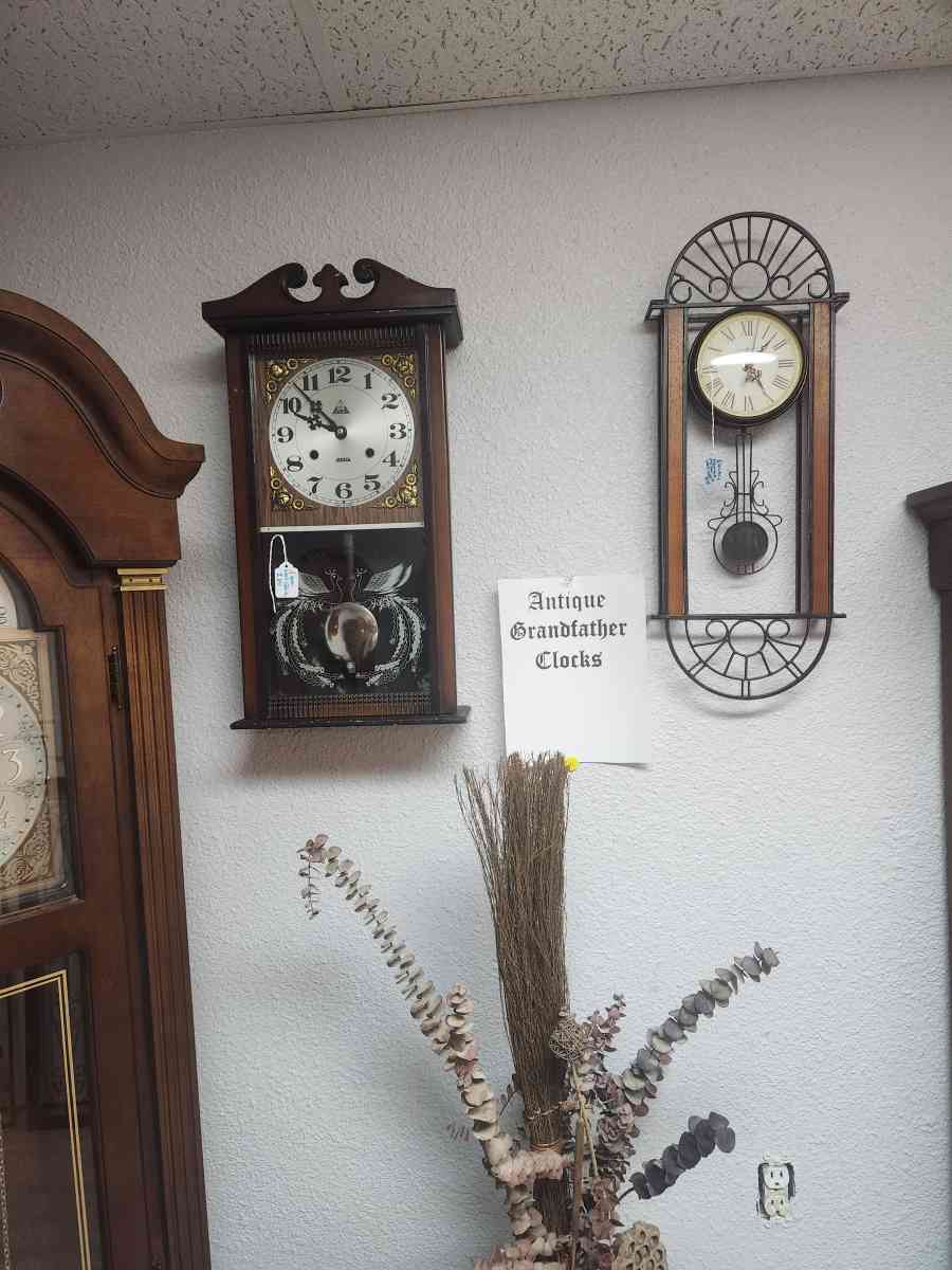 wind up clocks - Seminole, Texas - FleaMarketBay