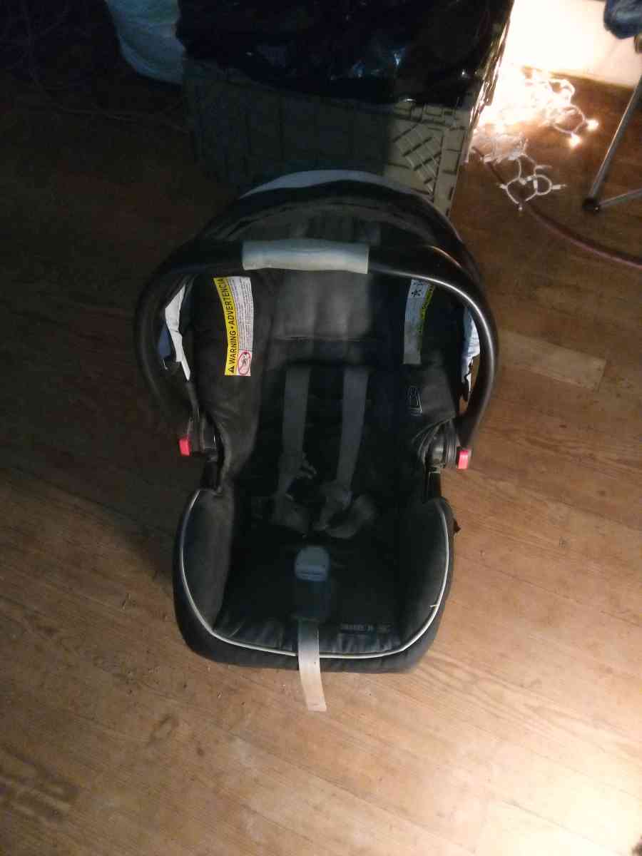 infant car seat - Camden, Arkansas - FleaMarketBay