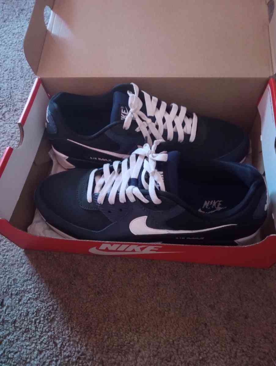 Air Max 90 - Battle Creek, Michigan - FleaMarketBay