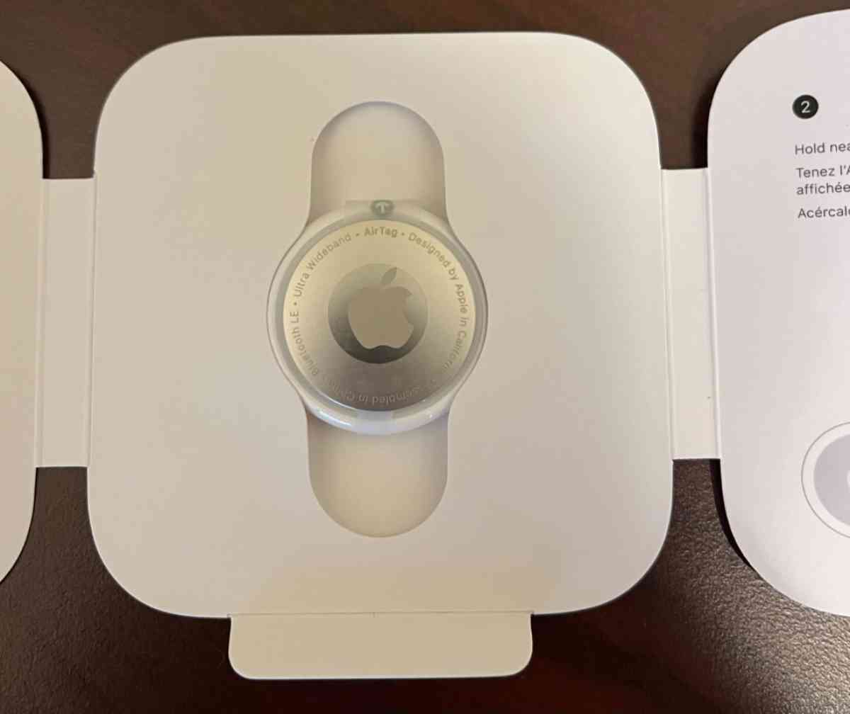 Apple AirTag Tracker - Bronx, New York - FleaMarketBay