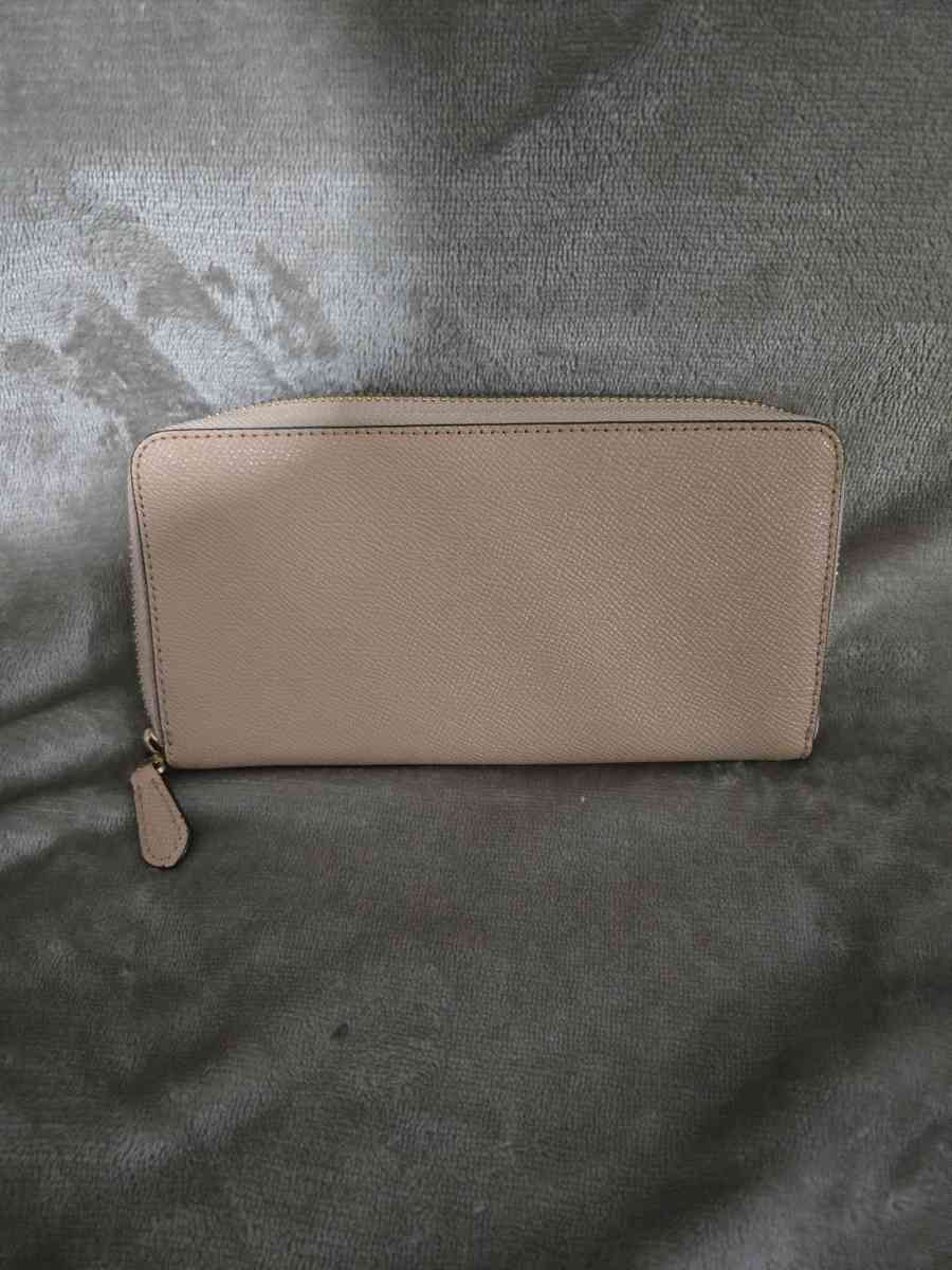 COACH ACCORDION ZIP AROUND WALLET  LIGHT PINK 54007 - Hialeah, Florida - FleaMarketBay
