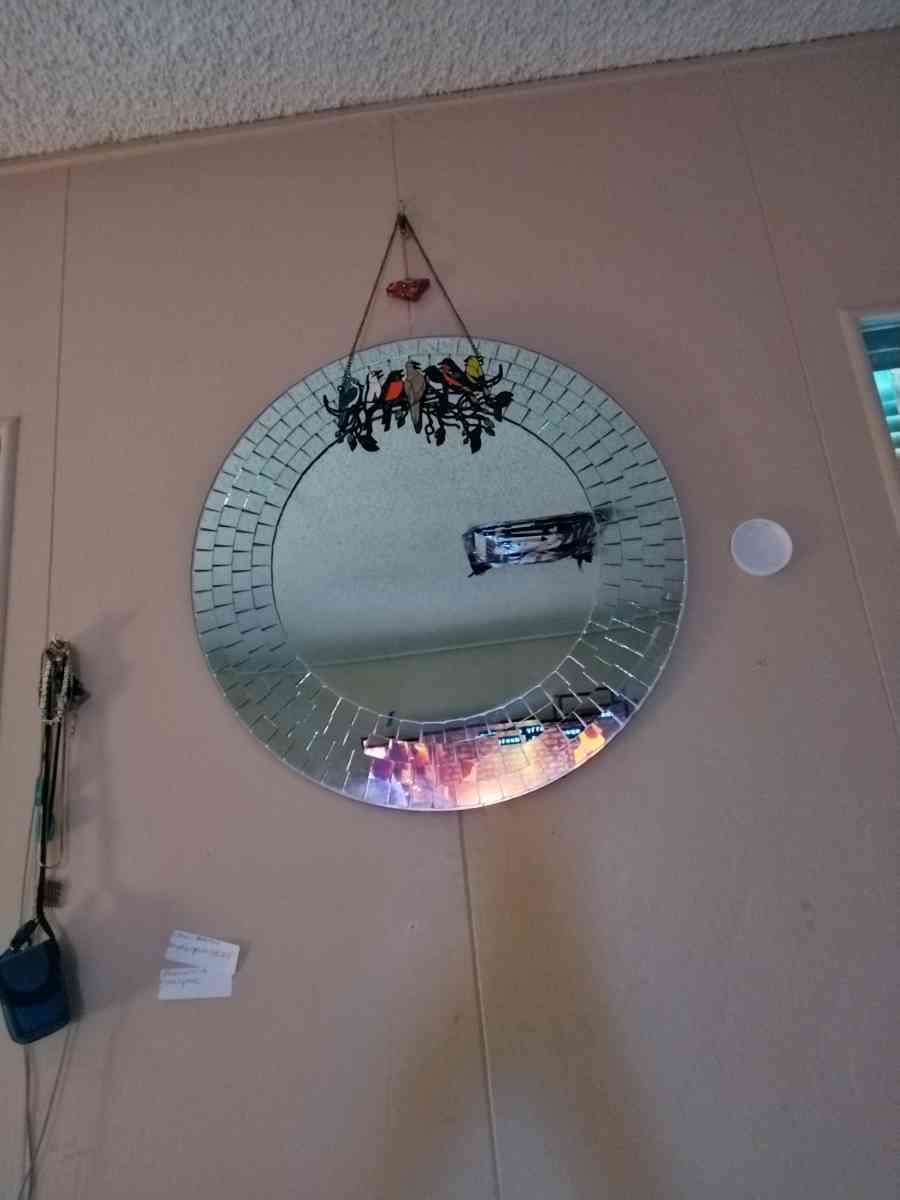 round beveled Mirror - Citrus Heights, California - FleaMarketBay