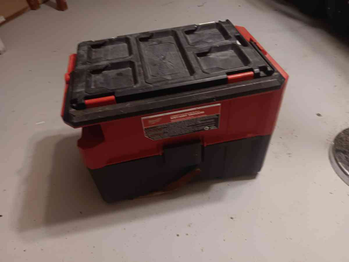 Milwaukee vacuum - San Antonio, Texas - FleaMarketBay