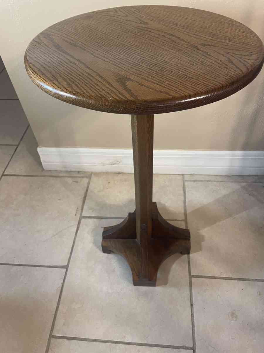 Table - Loughman, Florida