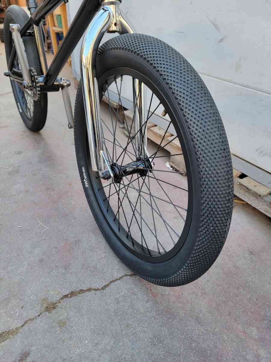 20 BMX - Carson, California - FleaMarketBay