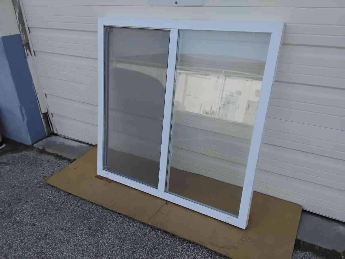 Nice White Window Double Locking 48 X 47 Very Clean Like New - Williamstown, New Jersey - FleaMarketBay