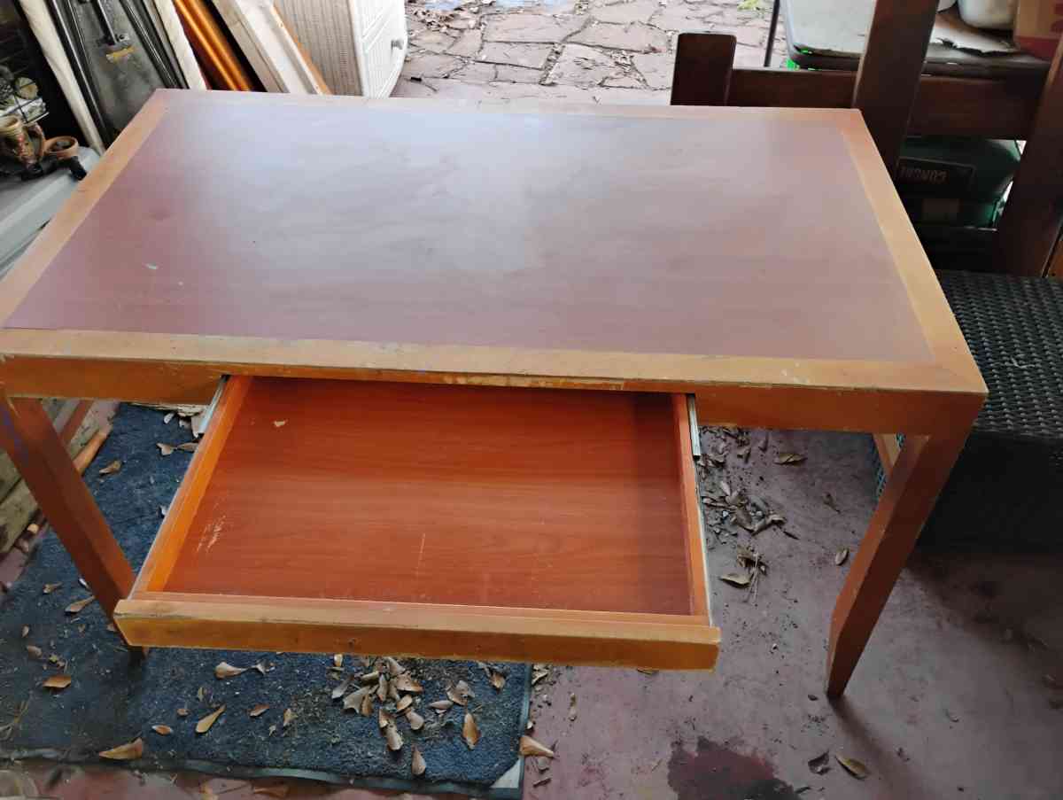 Art Table Desk - Baytown, Texas