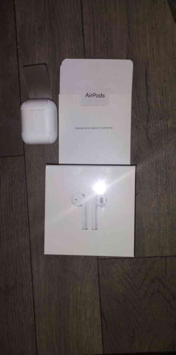 apple airpod first gen - Dallas, Texas - FleaMarketBay