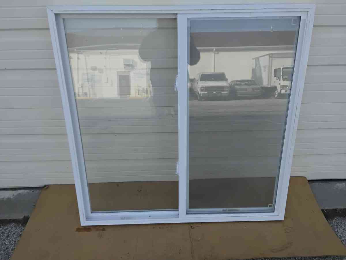 Nice White Window Double Locking 48 X 47 Very Clean Like New - Williamstown, New Jersey - FleaMarketBay