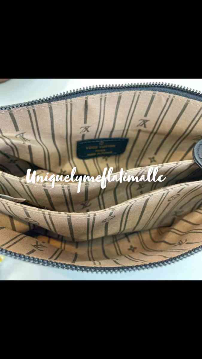 Crossbody Purse - Neosho, Missouri - FleaMarketBay