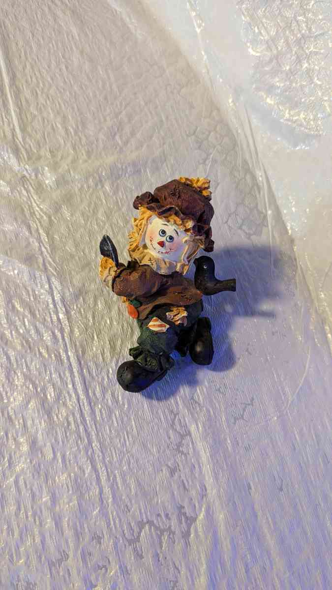 Resin Gardening Scarecrow Girl Figure - Phoenix, Arizona