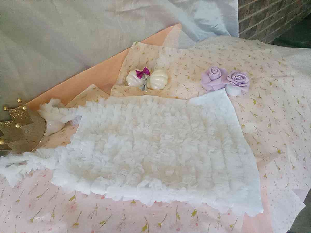 White Dance Wear Tank Ruffles EUC - Dallas, Texas - FleaMarketBay