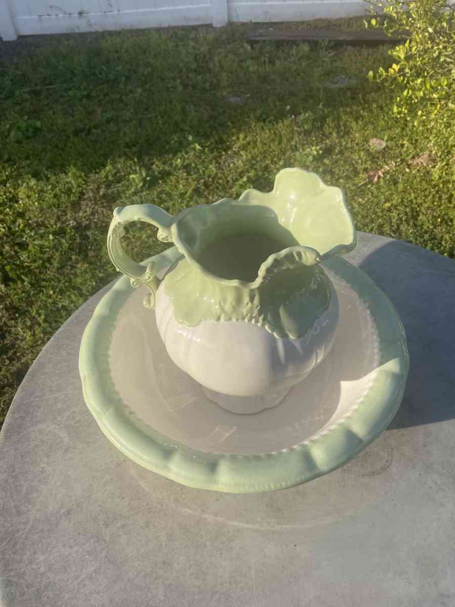 Vintage Pitcher And Bowl - Kissimmee, Florida - FleaMarketBay