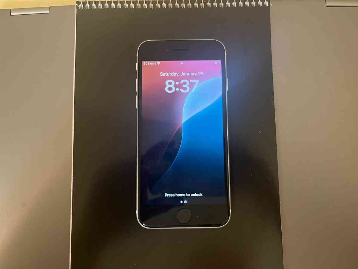 iPhone SE - Pittsburgh, Pennsylvania