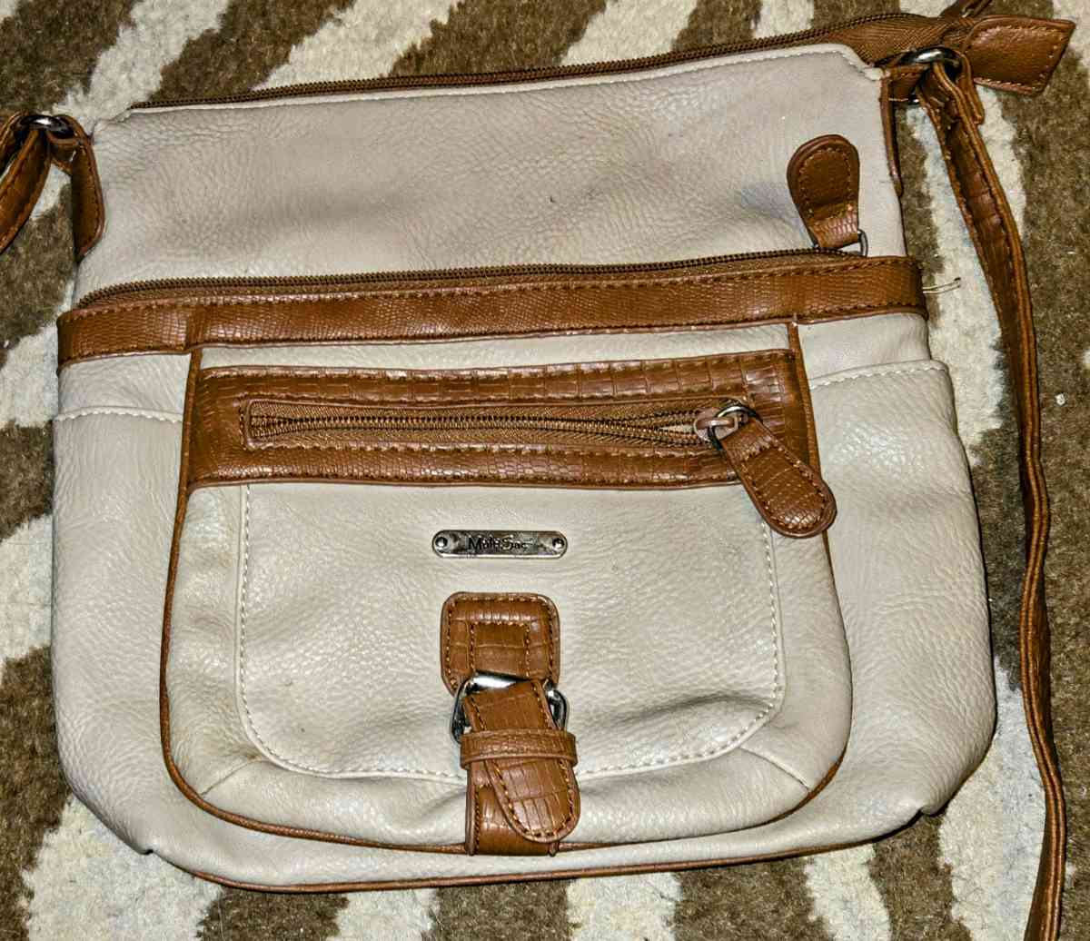 purses and handbags - Corder, Missouri - FleaMarketBay