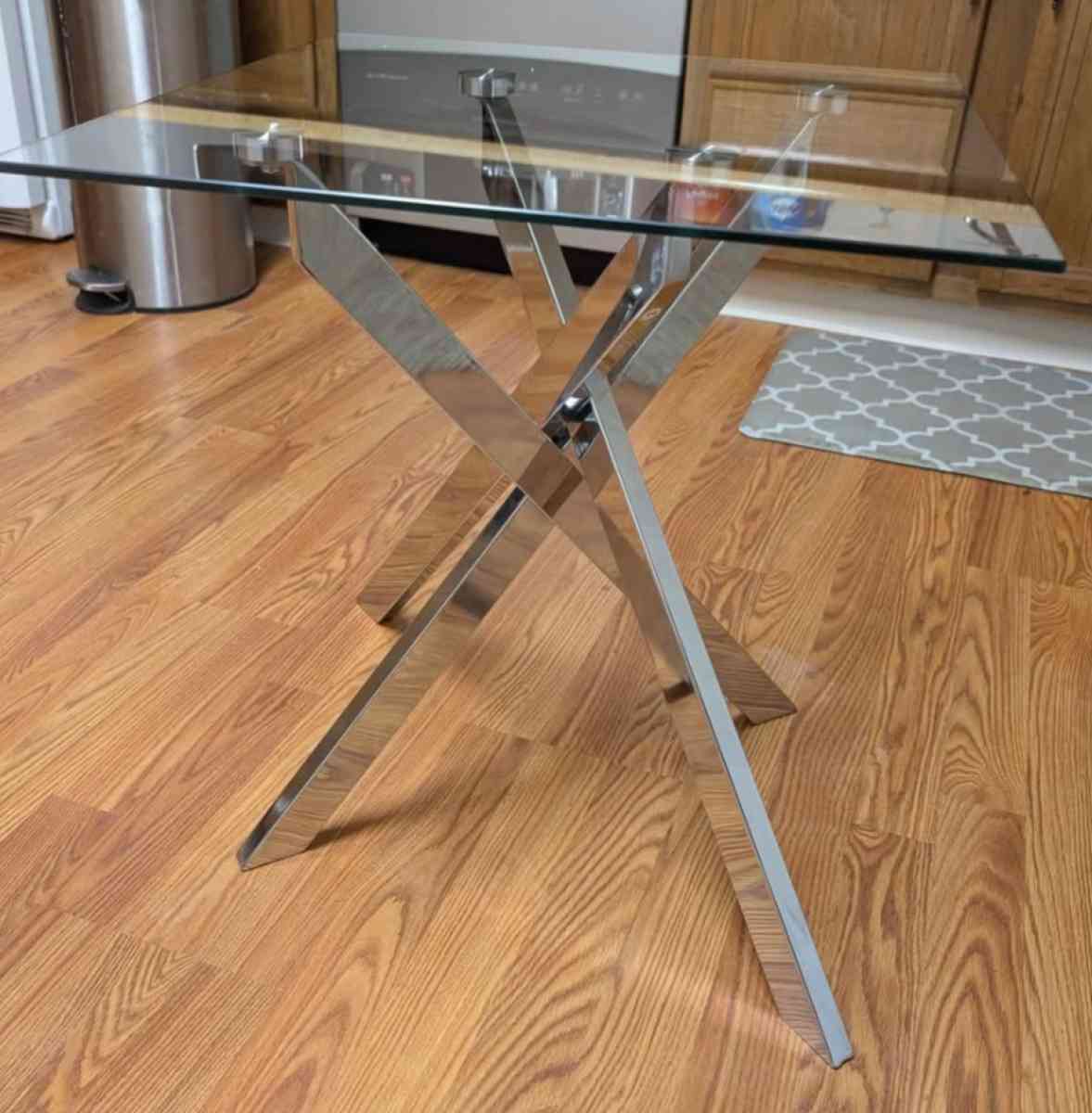 Edwins Choice Glass Side Table - Richfield, Ohio - FleaMarketBay