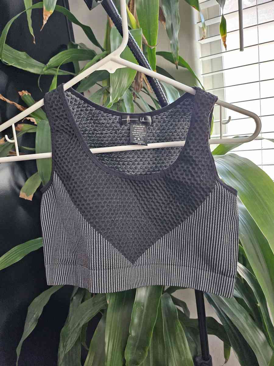 workout clothes - Carson City, Nevada - FleaMarketBay