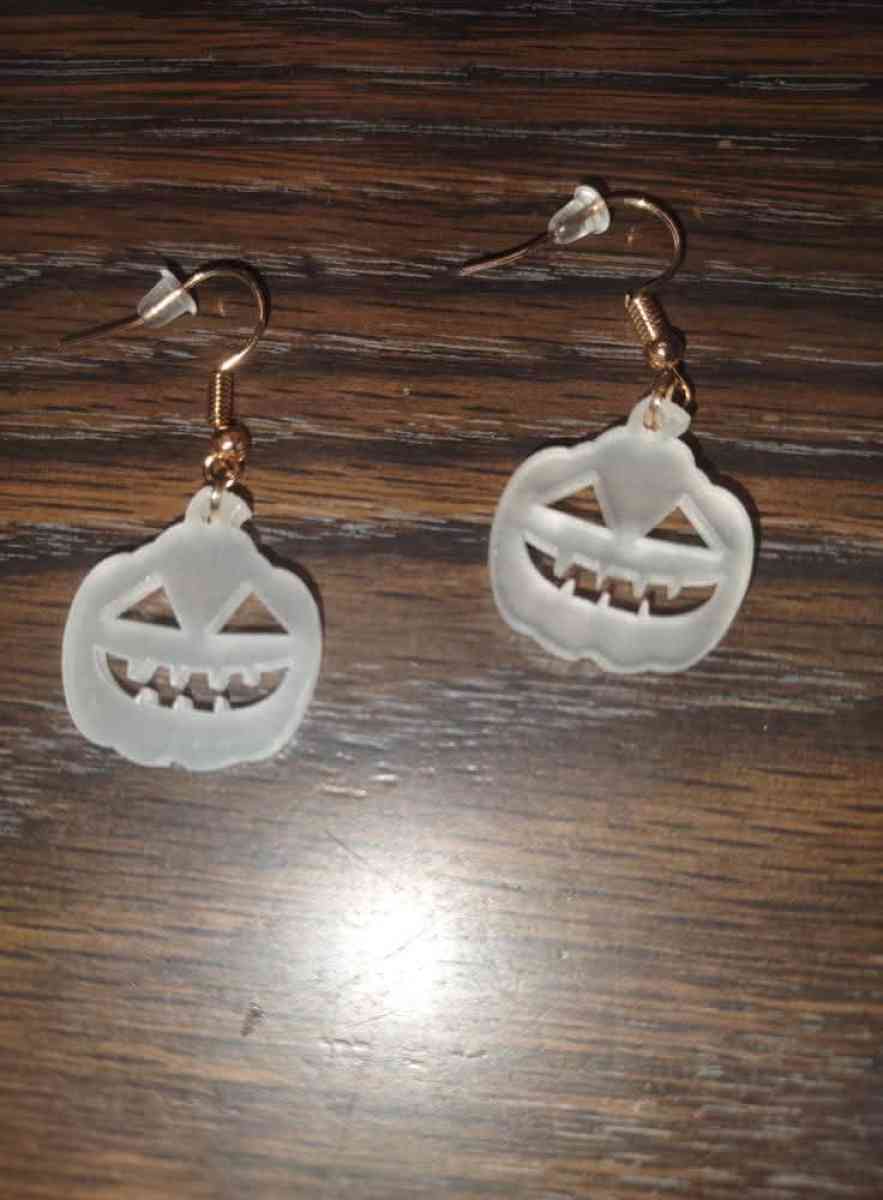 glow in the dark earrings set