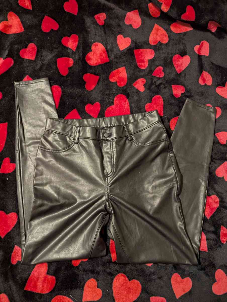 Black Faux Leather Skinny Pants - Joplin, Missouri
