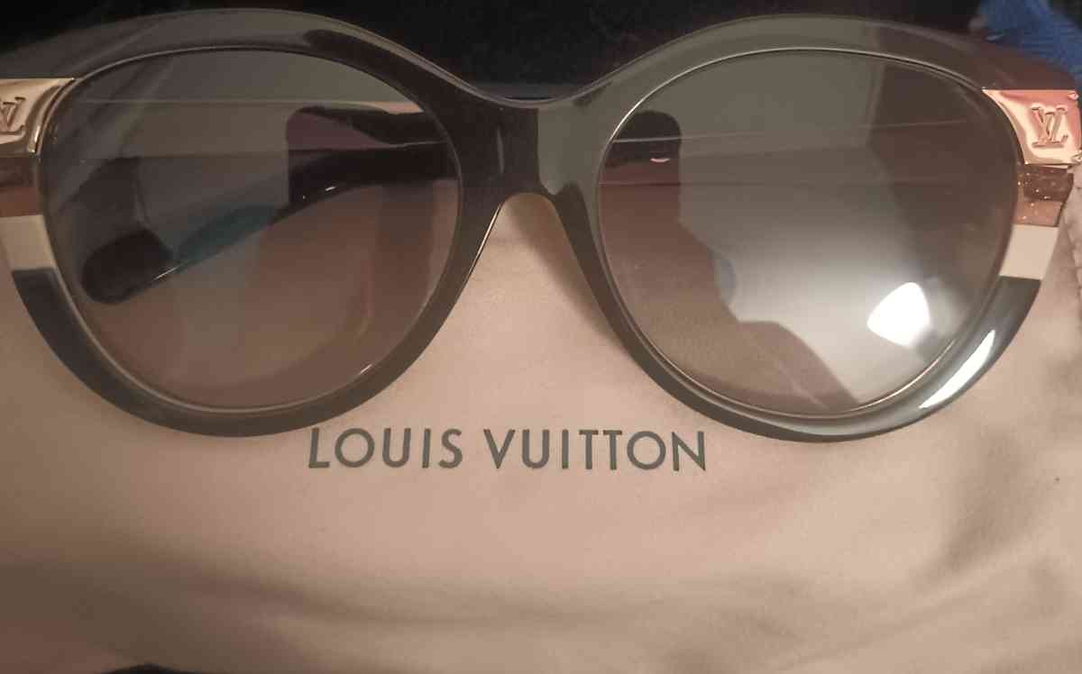 Louis Vuitton Petit Soupon Cat Eye Sunglasses - Los Angeles, California - FleaMarketBay