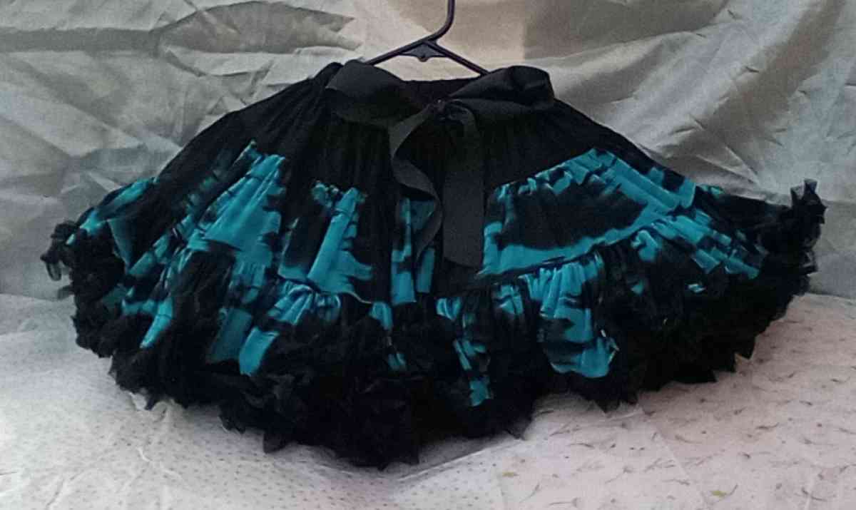 6yrs Blk Teal TuTu Pettiskirt EUC Bow Cinches Waist - Dallas, Texas - FleaMarketBay