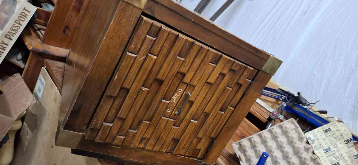 night stand - Lepanto, Arkansas - FleaMarketBay