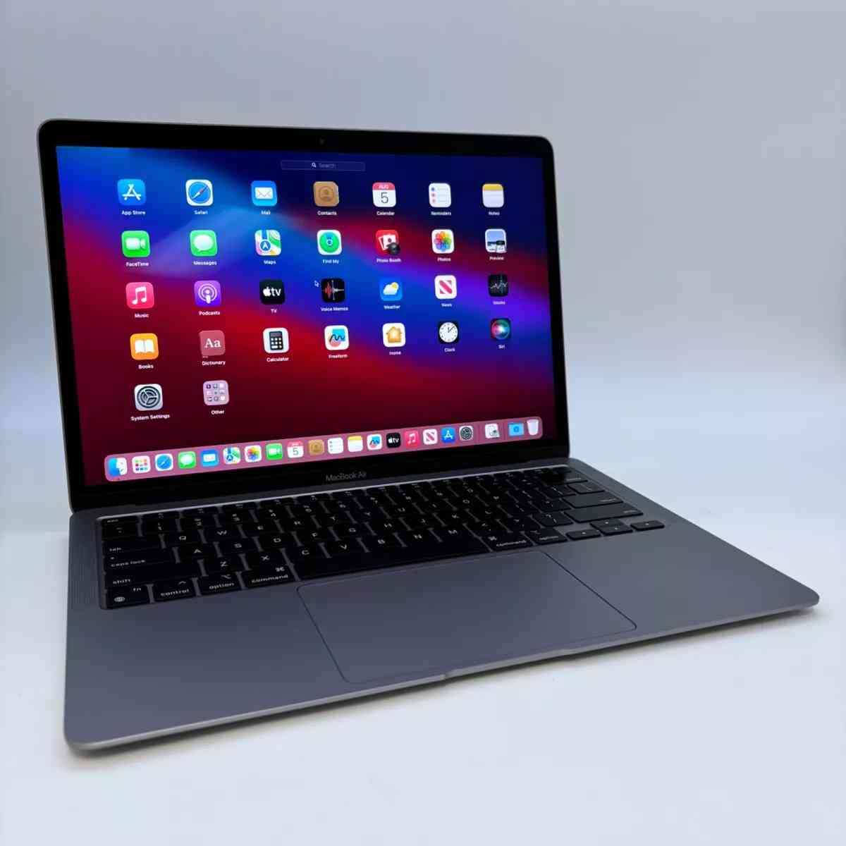 Apple MacBook Air 13 Retina 256GB SSD - Los Angeles, California - FleaMarketBay