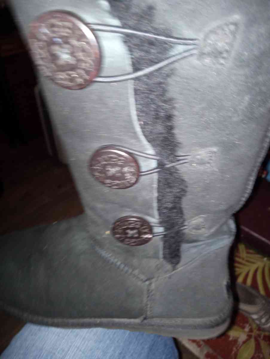 ugg boots - Wallace, North Carolina - FleaMarketBay