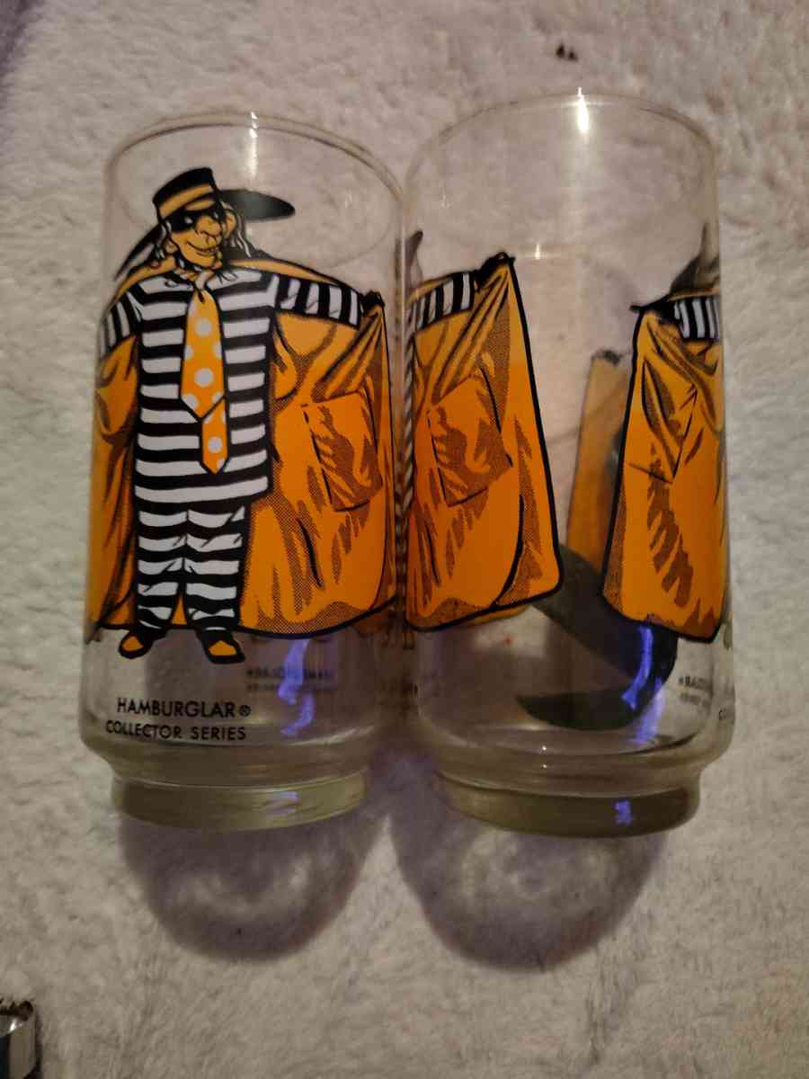 hambuglar glass cups - Cartersville, Georgia