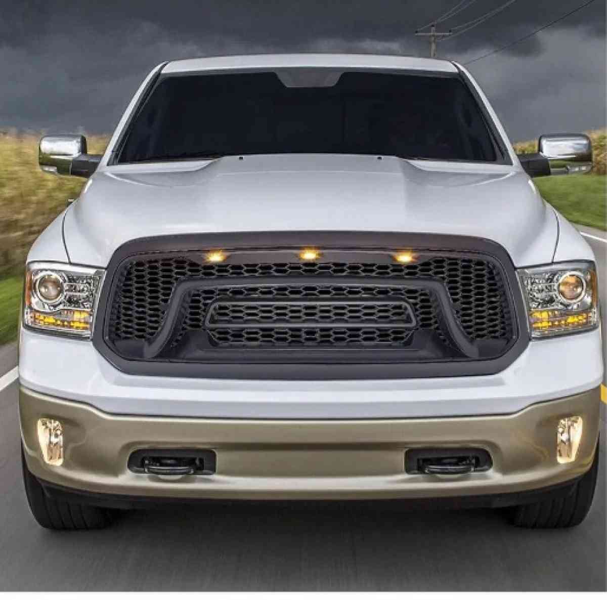 Offer grill with amber light for ram 1500 2013 2015 - Atlanta, Georgia - FleaMarketBay