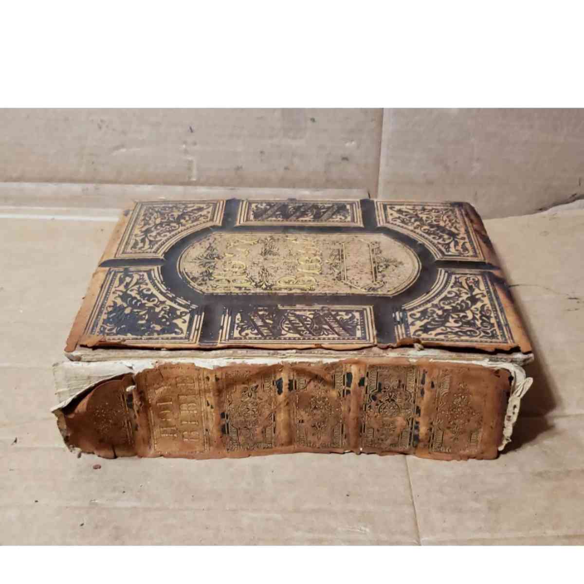 The Holy Bible  Philadelphia William W Harding 1876 - San Antonio, Texas - FleaMarketBay