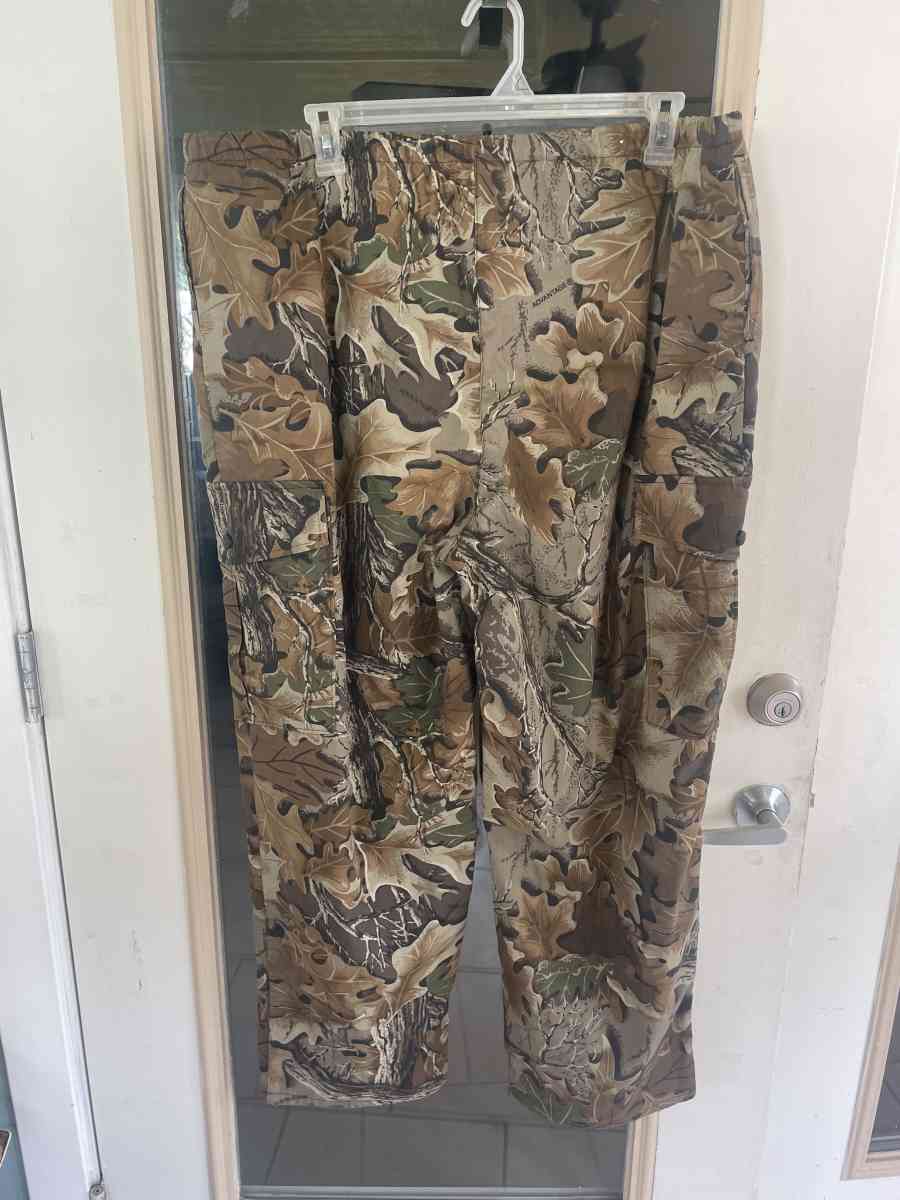New Mens Insulated Camo Pants - Loughman, Florida - FleaMarketBay
