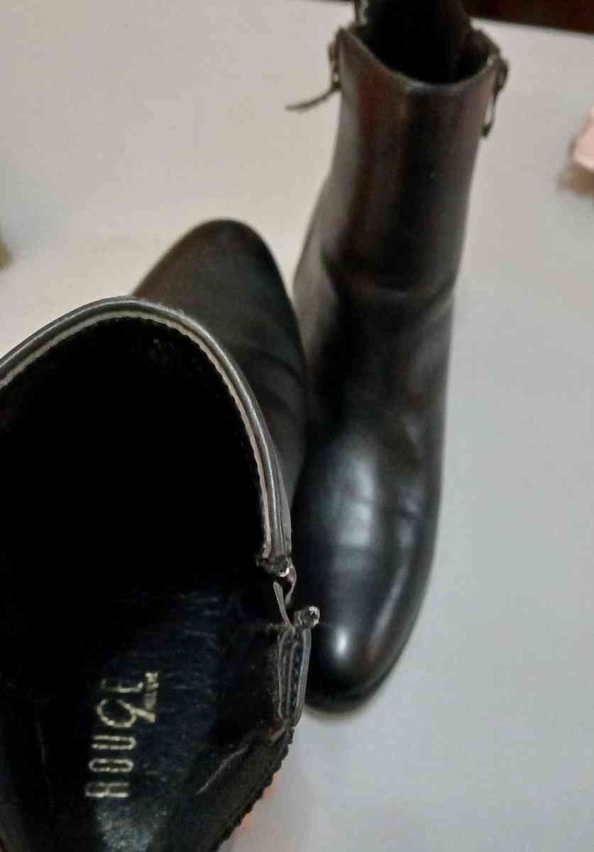 Rouge Helium Black women boots size 10 - Indianapolis, Indiana - FleaMarketBay