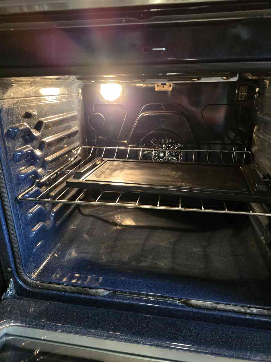 Samsung 30in Glass Top 5 Burners 63cu ft Stove Oven - Cuyahoga Falls, Ohio - FleaMarketBay