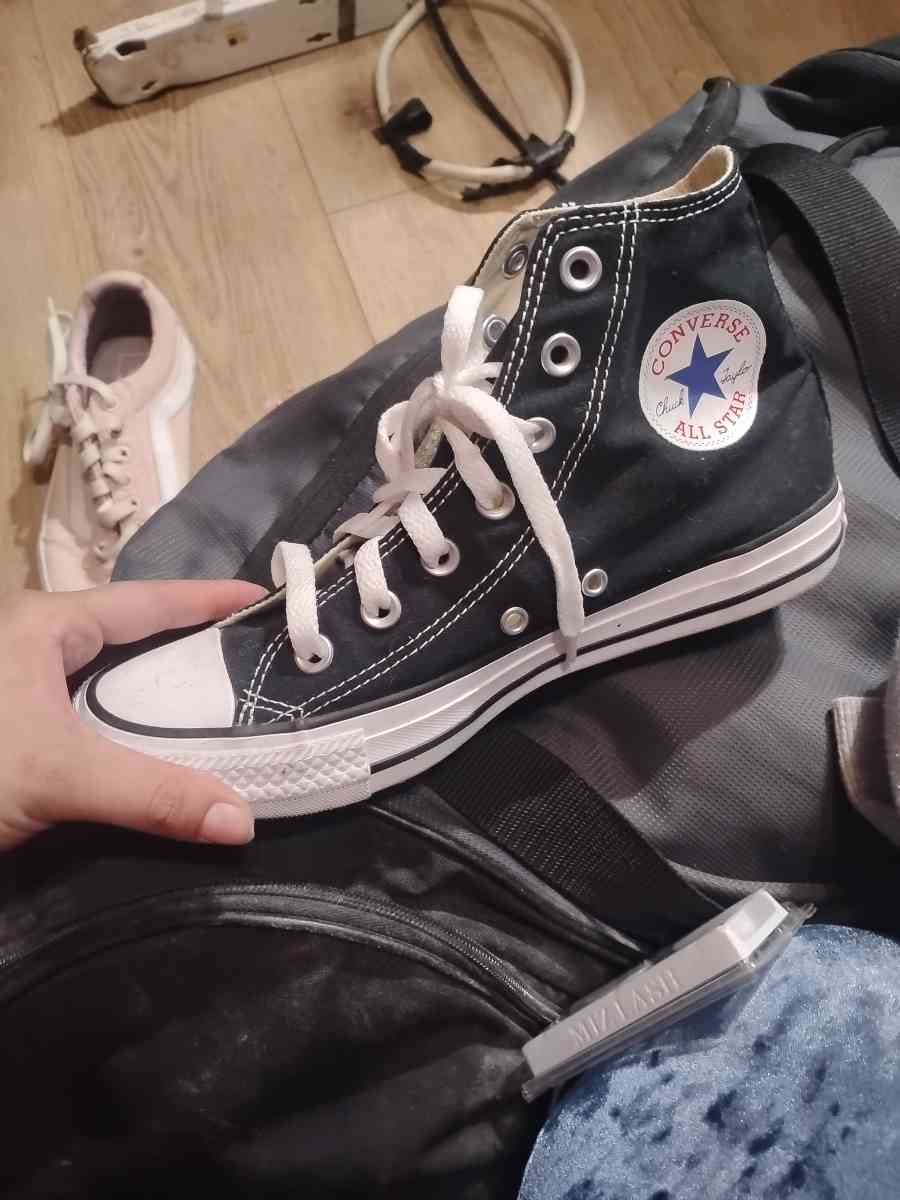 black high top converse - San Antonio, Texas - FleaMarketBay