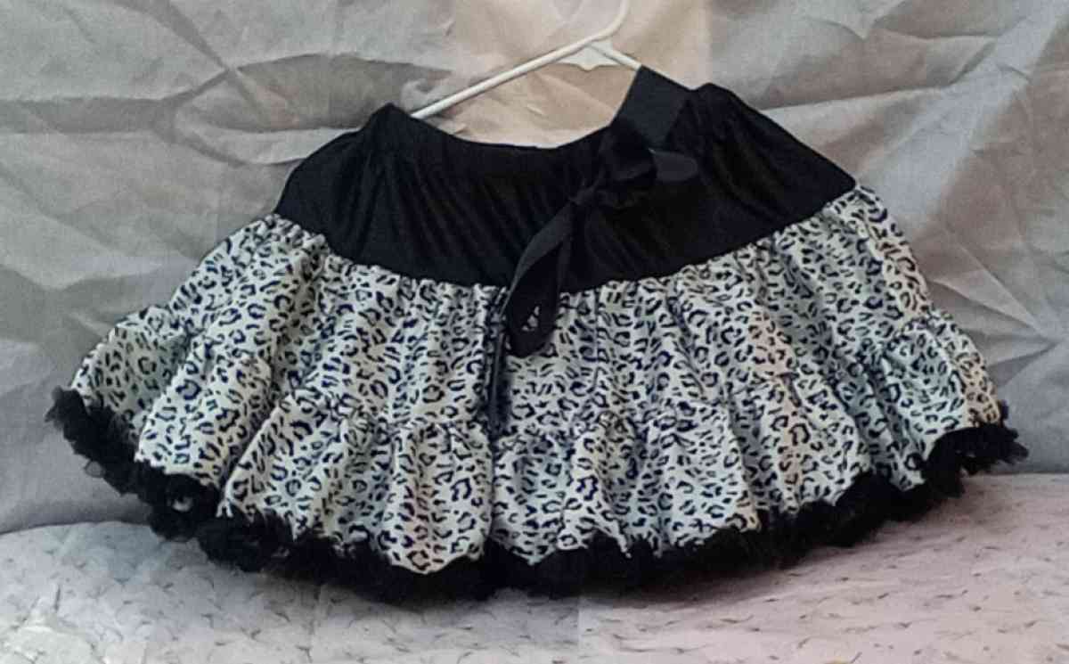 4 to 5yrs Leopard Print TuTu Pettiskirt NWT Button Cinchers - Dallas, Texas - FleaMarketBay