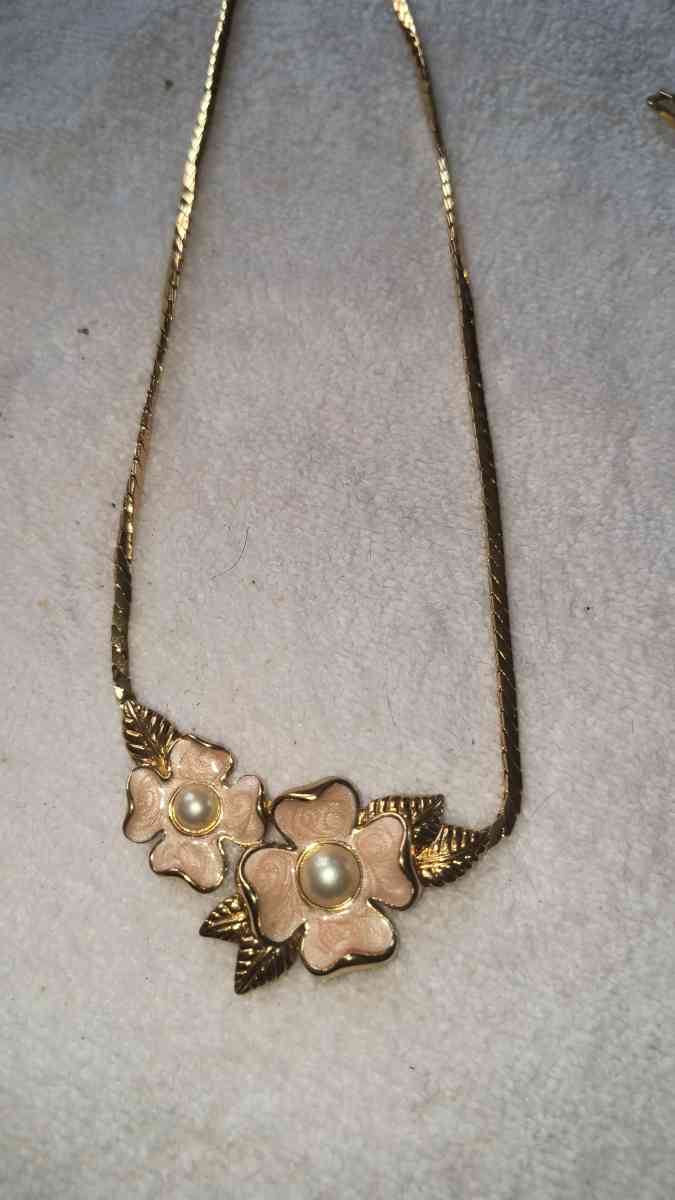 Trifari Necklace - Greenville, Illinois - FleaMarketBay