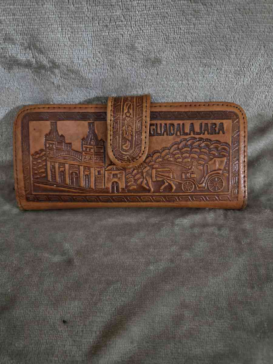 VINTAGE LIGHT BROWN LEATHER GUDALAJARA WALLET USED - Hialeah, Florida