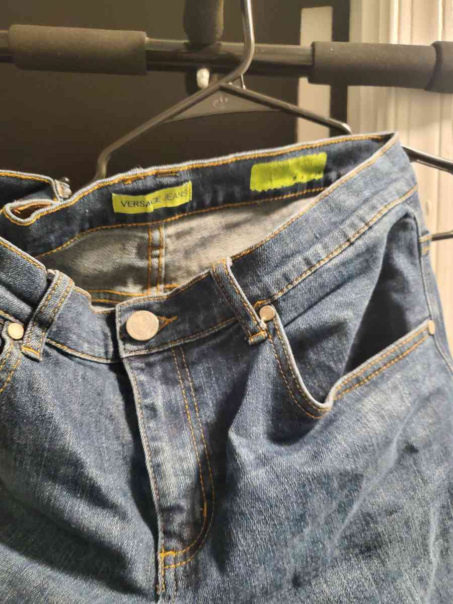 Versace jeans - Chester, Virginia - FleaMarketBay