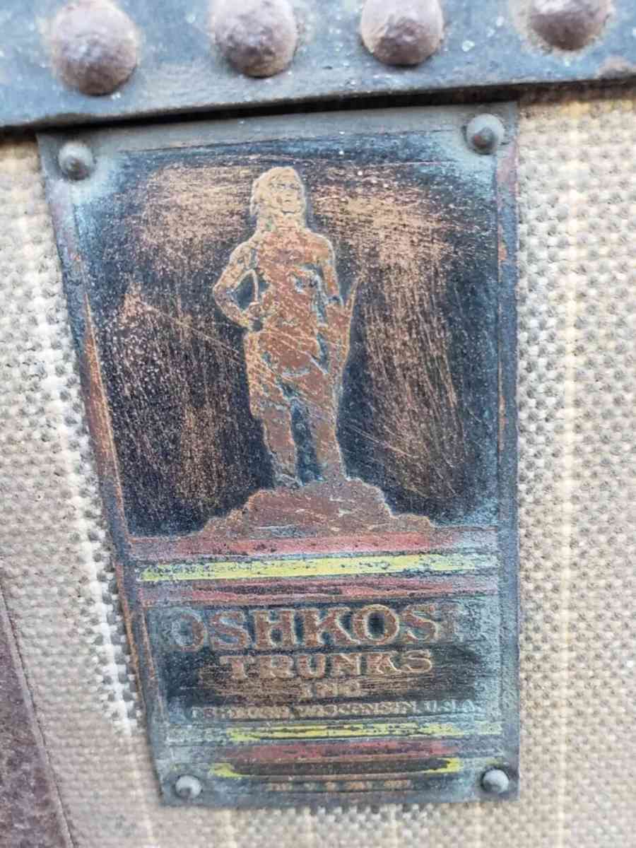1900s Oshkosh Steamer Trunk 5 Leather Handle Drawers Hangers - San Antonio, Texas - FleaMarketBay
