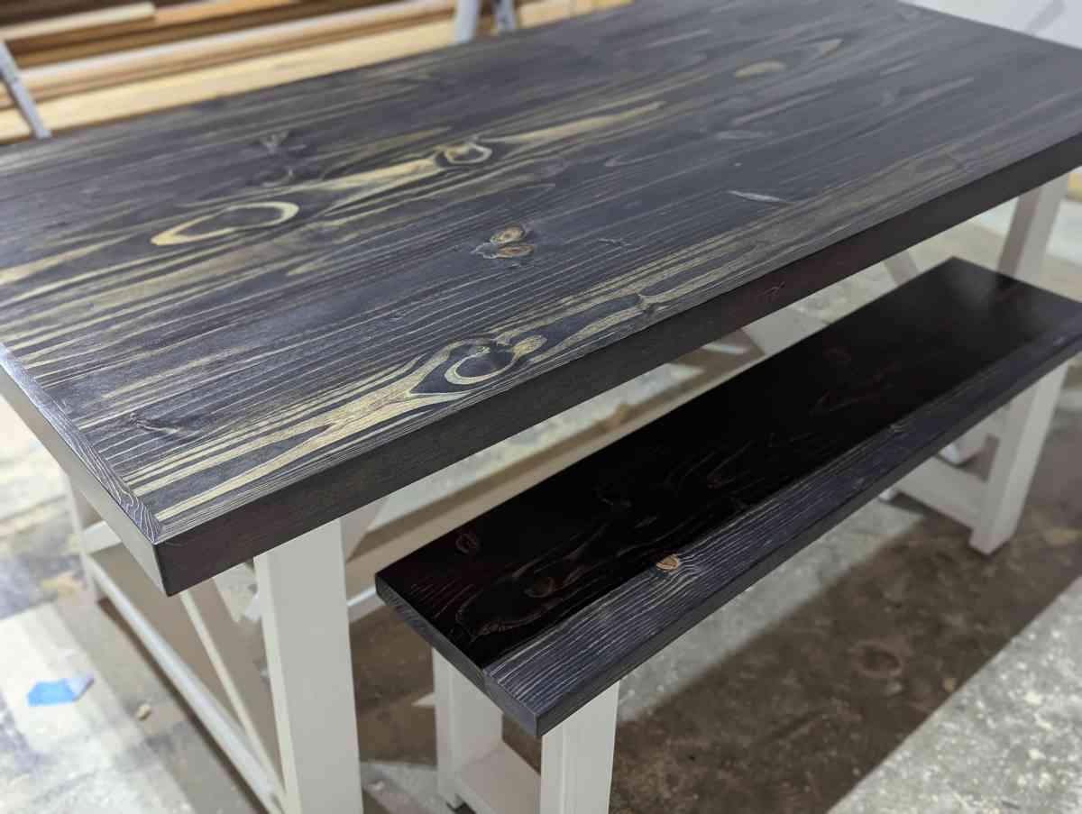 farmhouse table - Almont, Michigan - FleaMarketBay