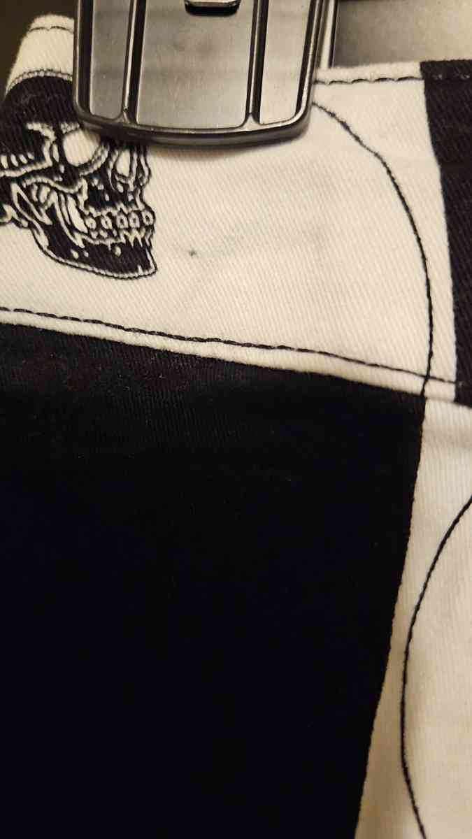 zumiez skirt - Asbury Park, New Jersey - FleaMarketBay