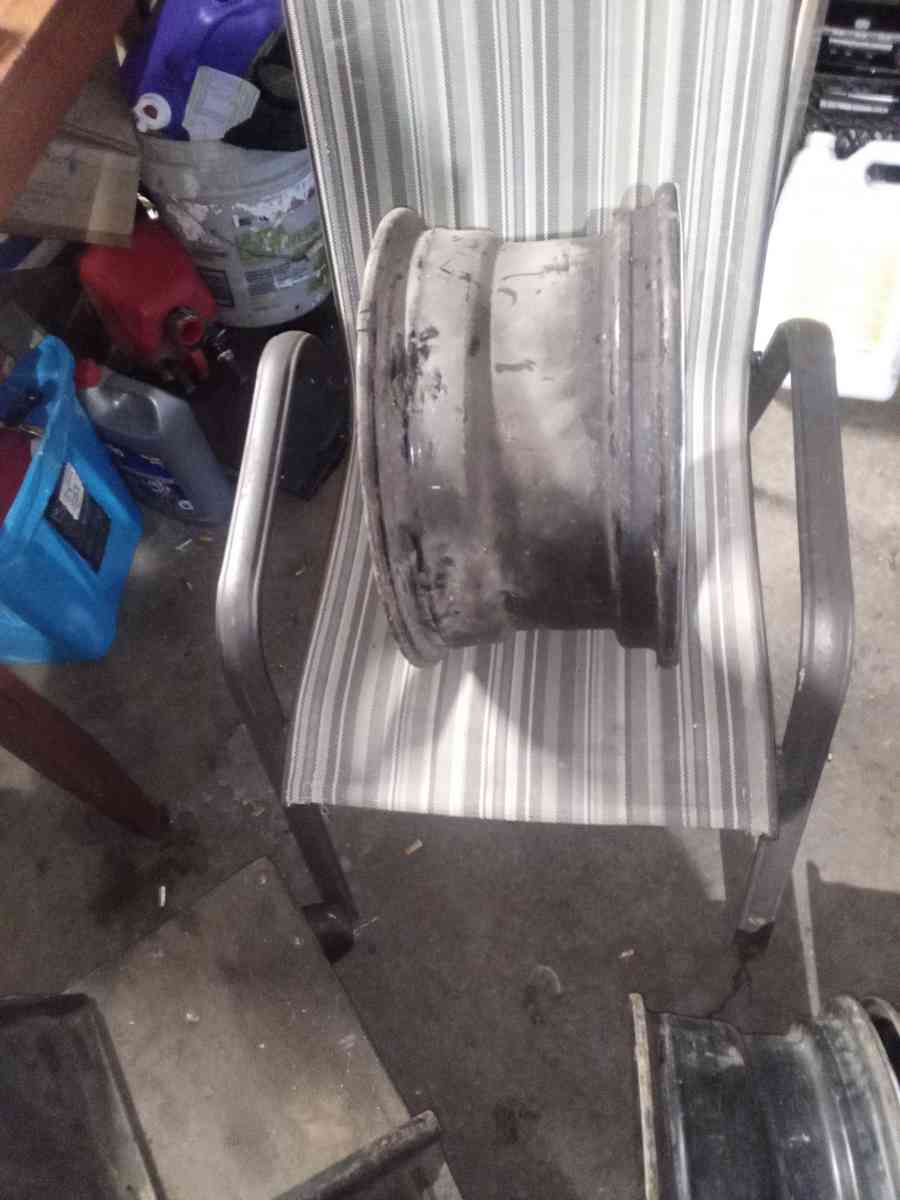 4 GM Chevy rims - Clarksburg, West Virginia - FleaMarketBay