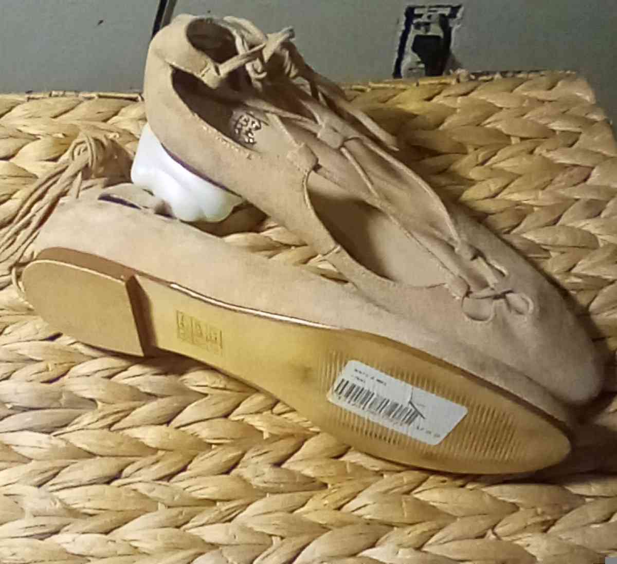 Womans Pointed Ballet flats - Dallas, Texas - FleaMarketBay