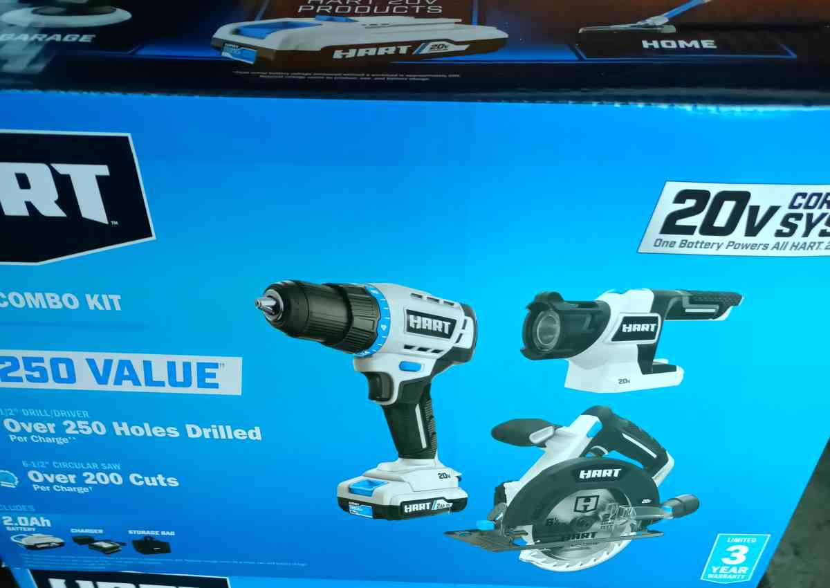 HART 20V 3Tool Combo Kit Drill 612 Circular Saw and LED Ligh - Stockton, California