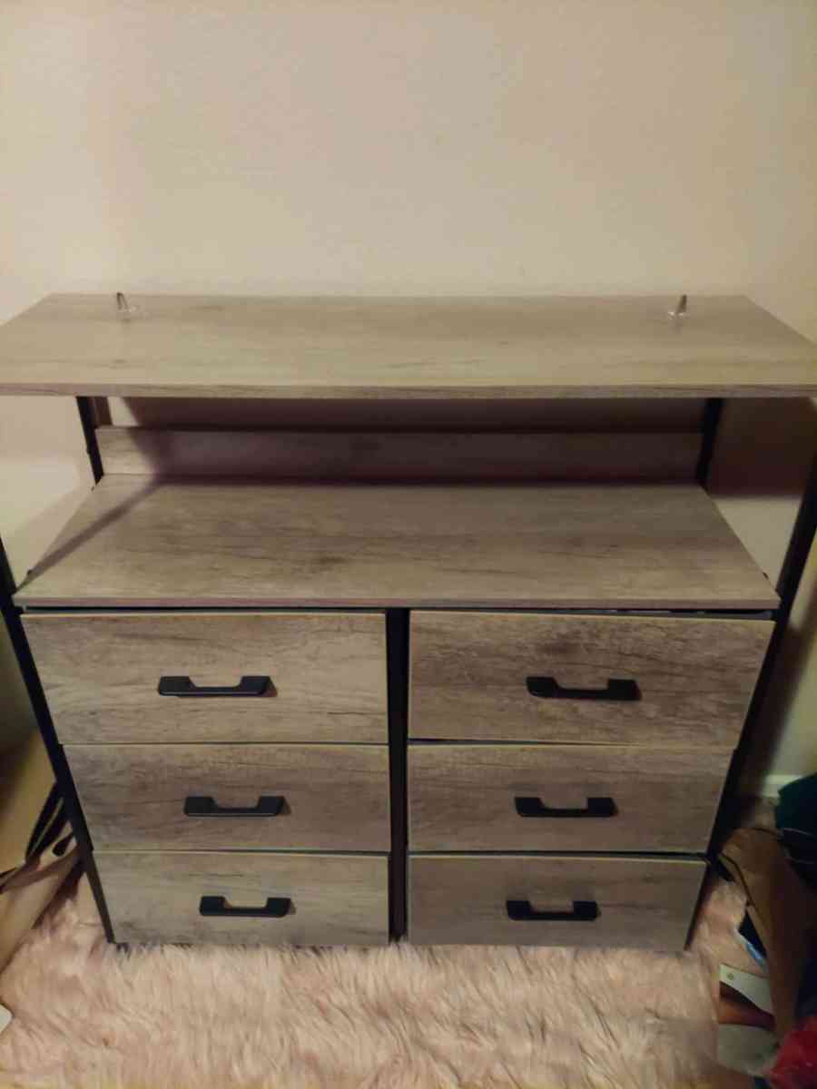6 drawer dresser and shelf - Las Vegas, Nevada