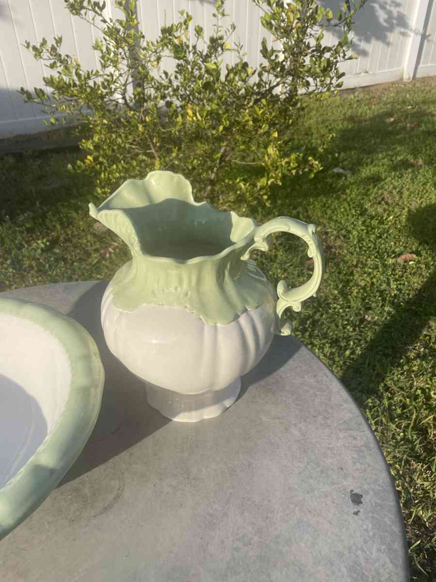 Vintage Pitcher And Bowl - Kissimmee, Florida - FleaMarketBay
