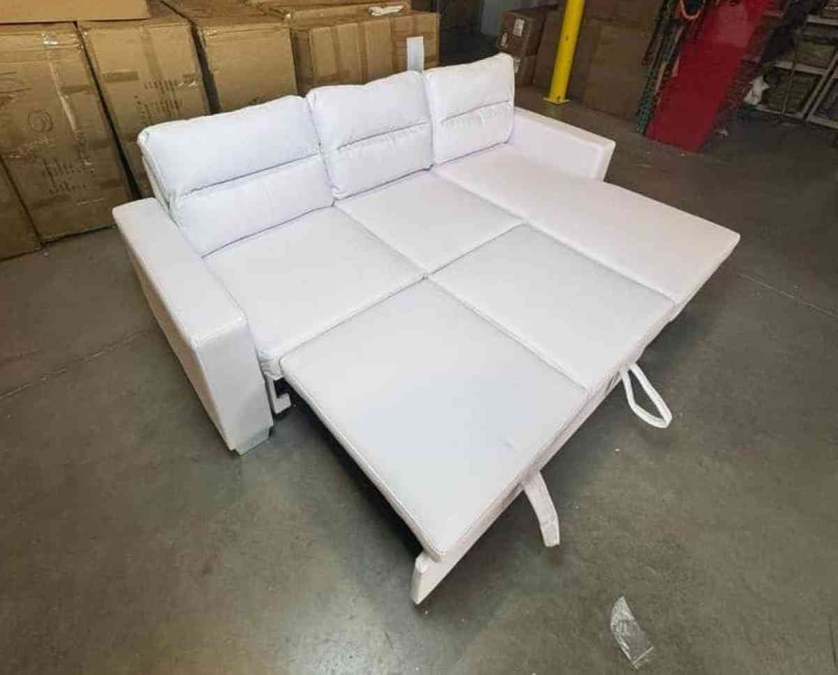 Seccional sofa cama reversible en blanco - Hialeah, Florida
