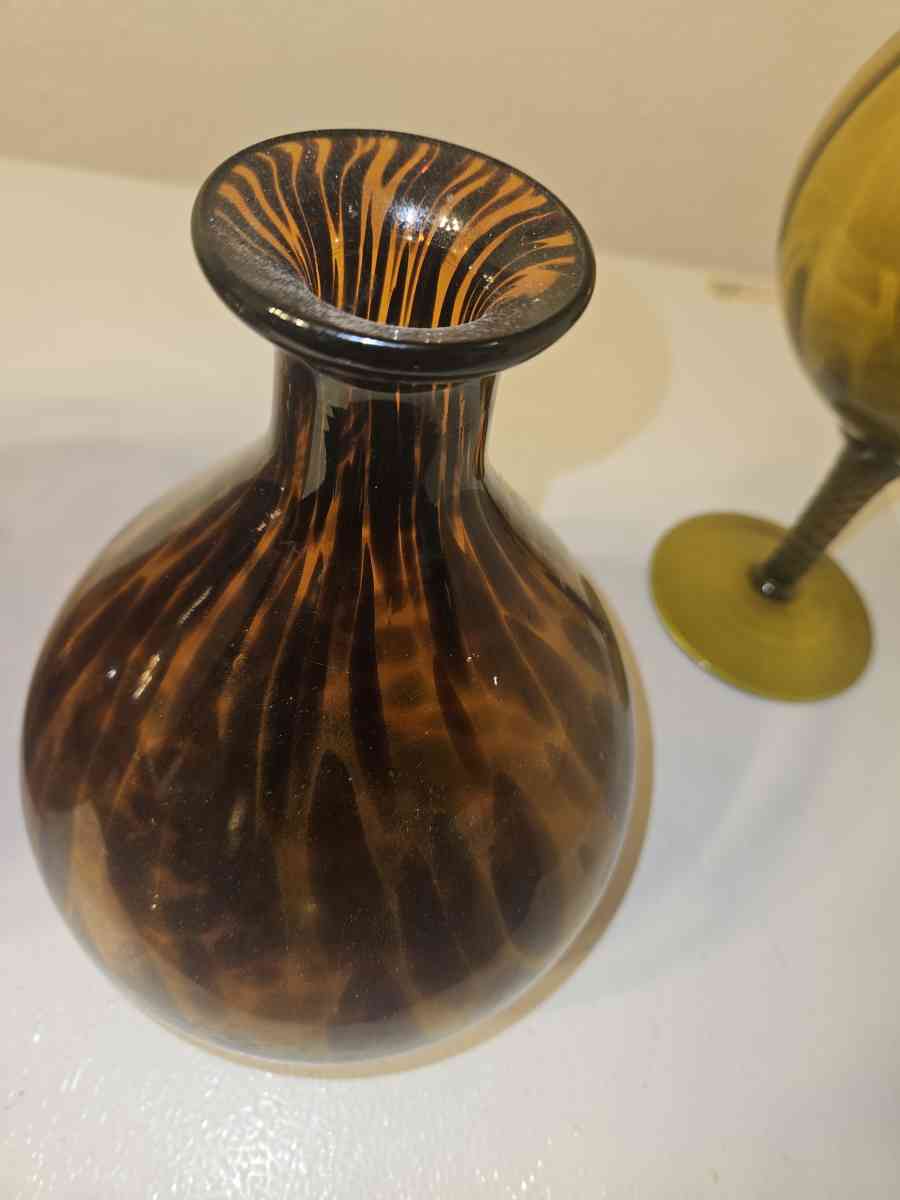 vintage amber glass vases - Aurora, Colorado - FleaMarketBay