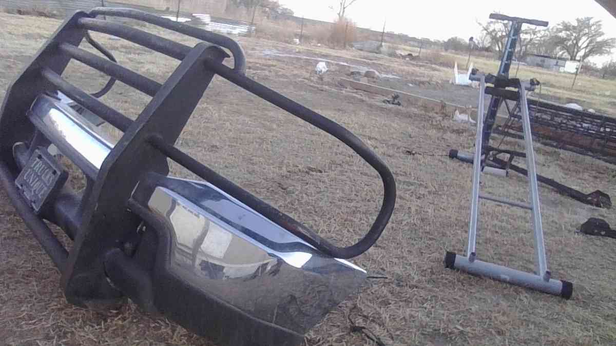 bumper with brush guard - Los Lunas, New Mexico - FleaMarketBay